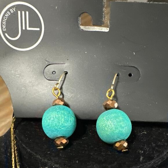 Necklace with matching earing. designed by Jil, originally $14.98  18” & 20” - Picture 2 of 5